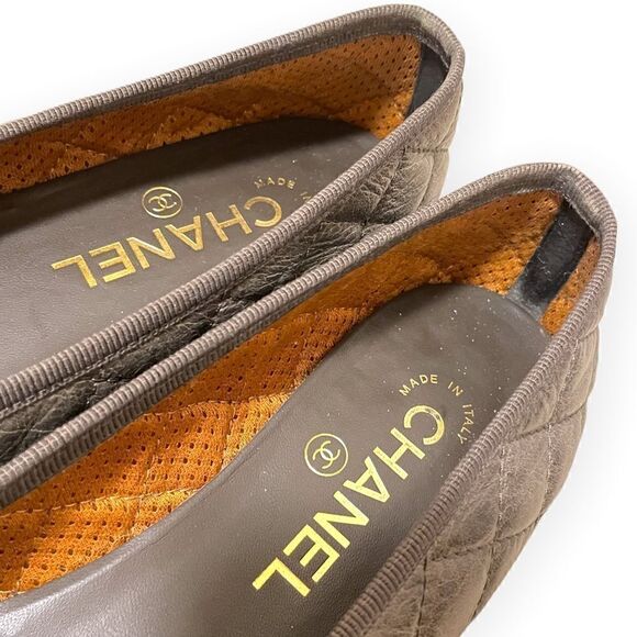 CHANEL Crumpled Calfskin/Patent Quilted CC Cap Toe Ballerina Flats |Size:38| - Picture 12 of 13